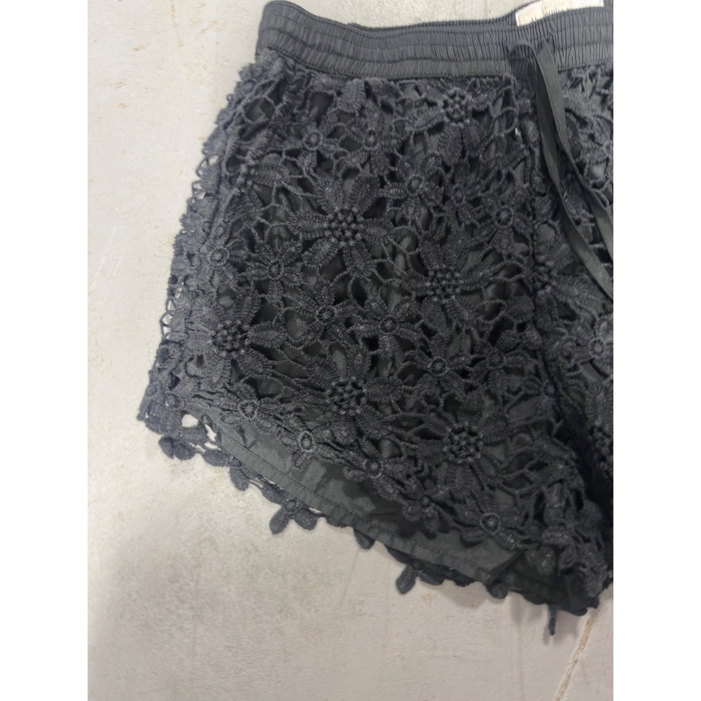 Abercrombie & Fitch Black Floral Crochet Lace Shorts Small - Picture 4 of 6
